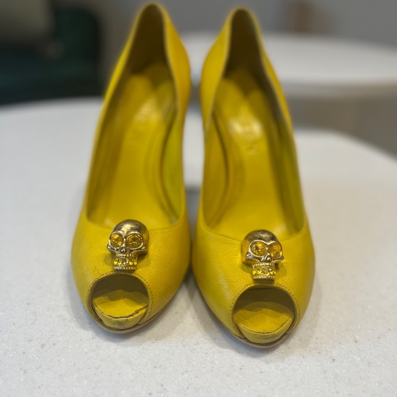 Peep Toe Pumps with Soul and Yellow Crystal - Picture 2 of 2